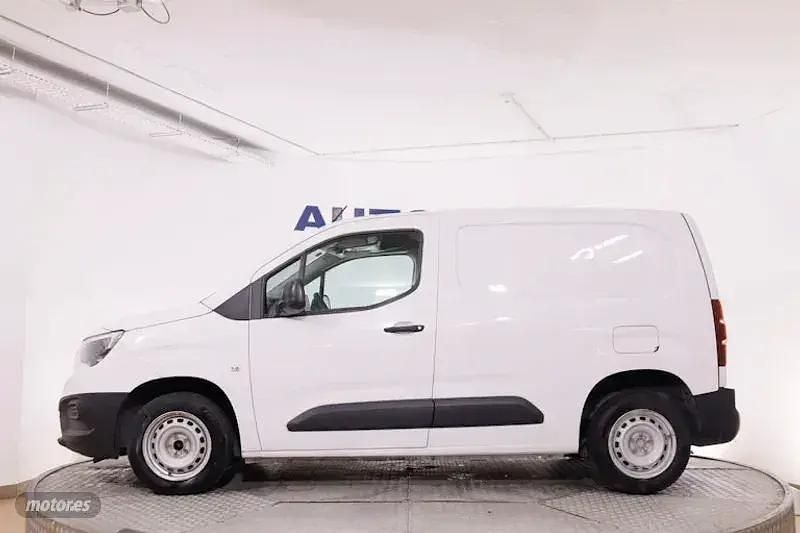 Usado Opel Combo 100 CV (73 kW) 2022 Blanco Monovolumen