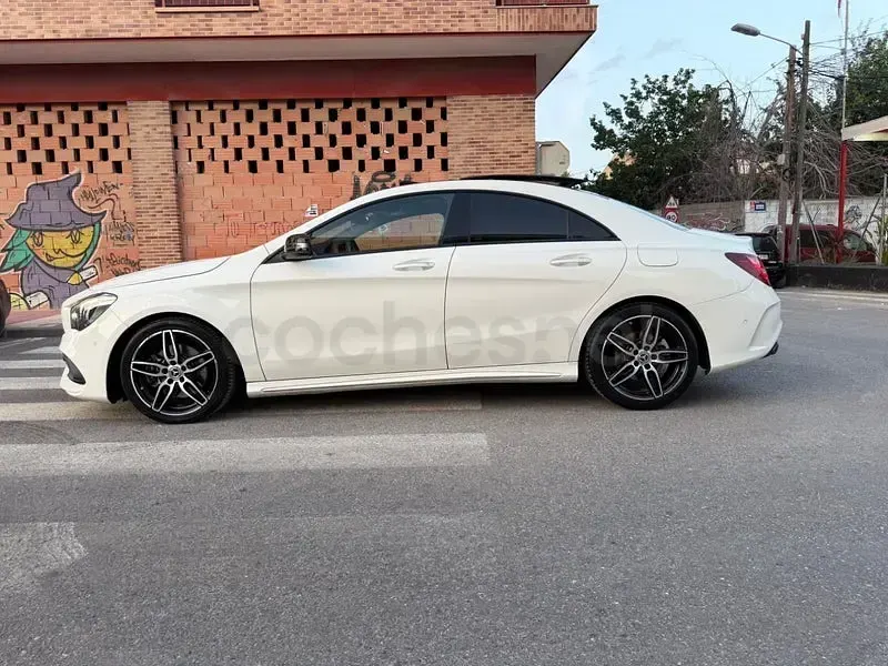 Usado Mercedes CLA220 177 CV (130 kW) 2018 Blanco Coupe