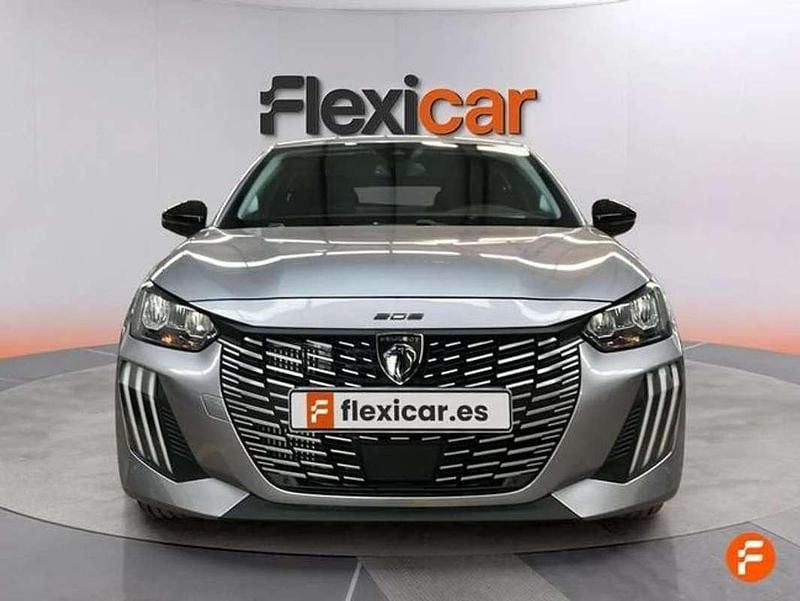 Usado Peugeot 208 Allure 101 CV (74 kW) 2025 Gris Utilitario