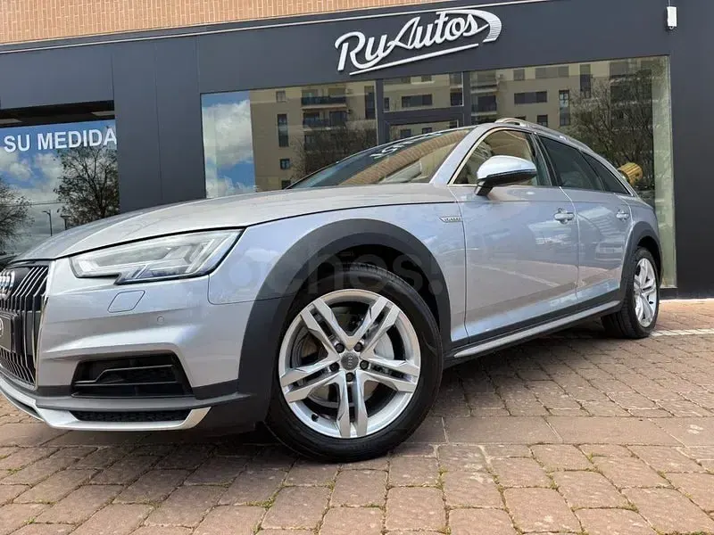 Usado Audi A4 Allroad 190 CV (139 kW) 2017 Gris / plata Familiar
