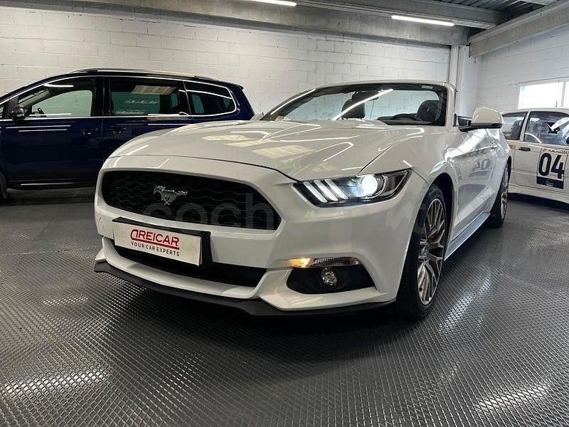 Usado Ford Mustang Convertible 314 CV (230 kW) 2018 Blanco Descapotable