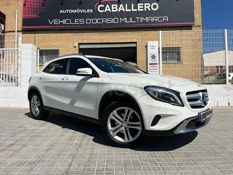 Usado Mercedes GLA200 Urban 136 CV (100 kW) 2017 Blanco SUV