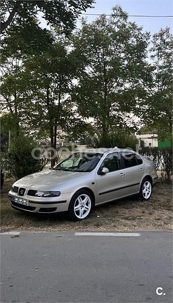 Usado Seat Toledo Stella 110 CV (80 kW) 2004 Beige Berlina
