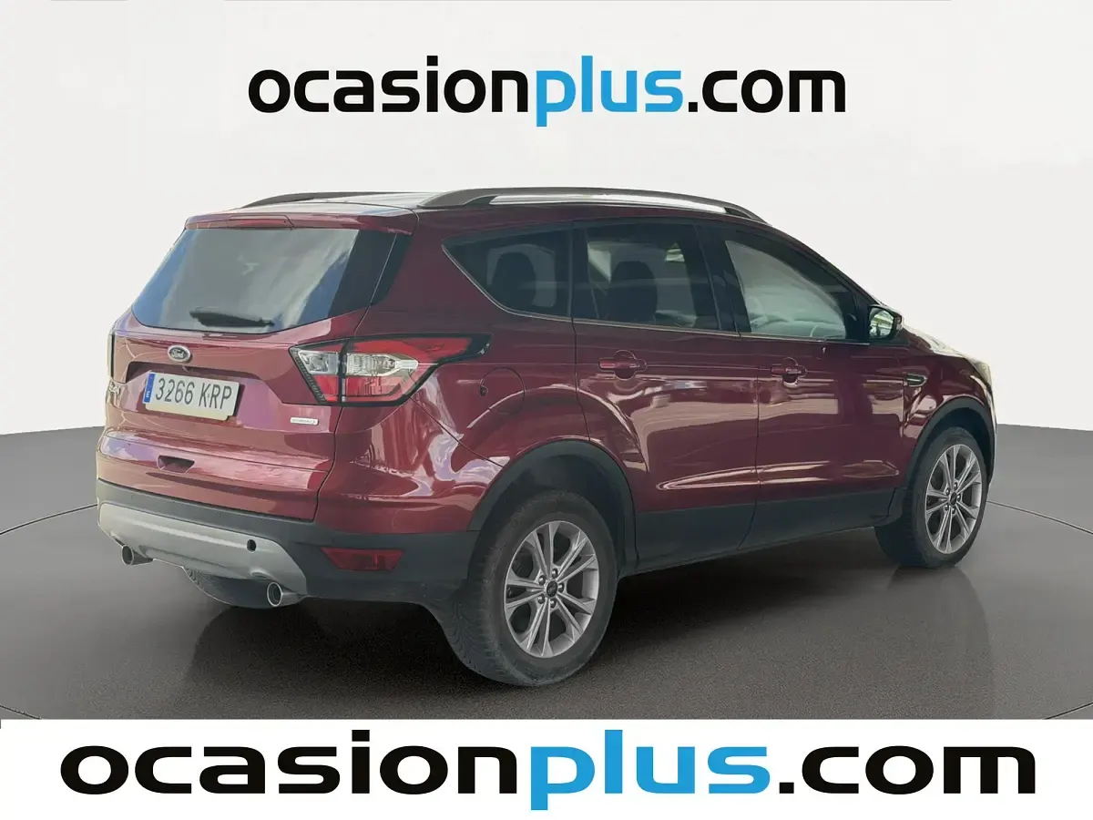 Usado Ford Kuga Titanium 150 CV (110 kW) 2018 Rojo SUV