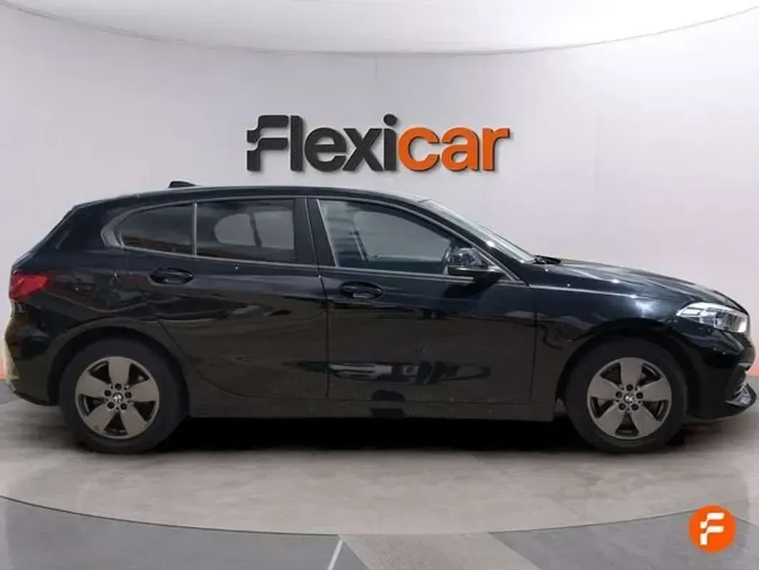 Käytetty BMW 118 136 HP (100 kW) 2021 Musta Viistoperä