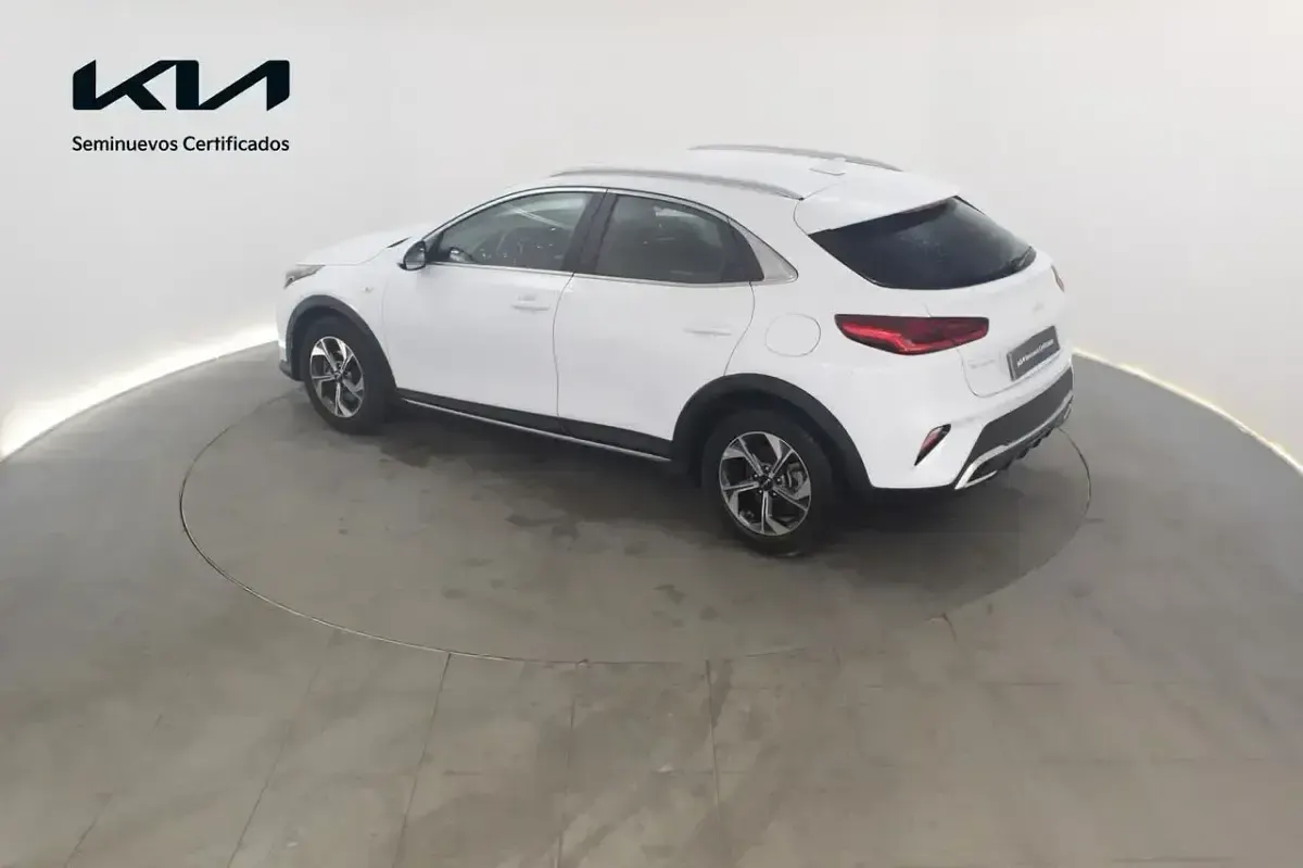Usado Kia XCeed 100 CV (73 kW) 2025 Blanco SUV