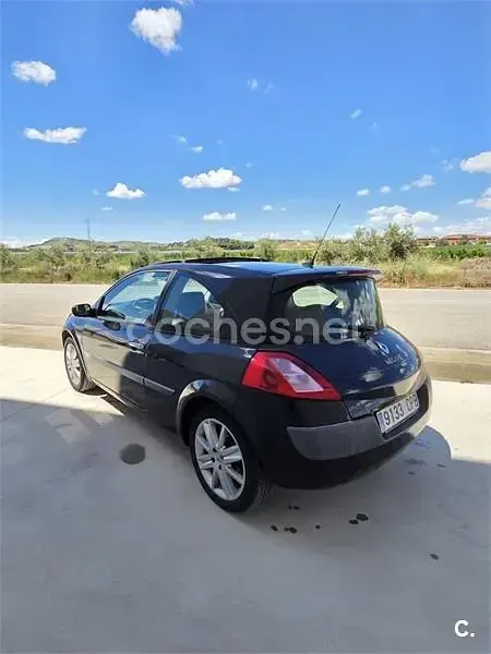 Usado Renault Mégane II Authentique 136 CV (100 kW) 2003 Negro Berlina