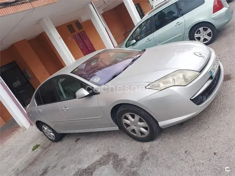 Usado Renault Laguna III Authentique 110 CV (80 kW) 2008 Blanco Berlina