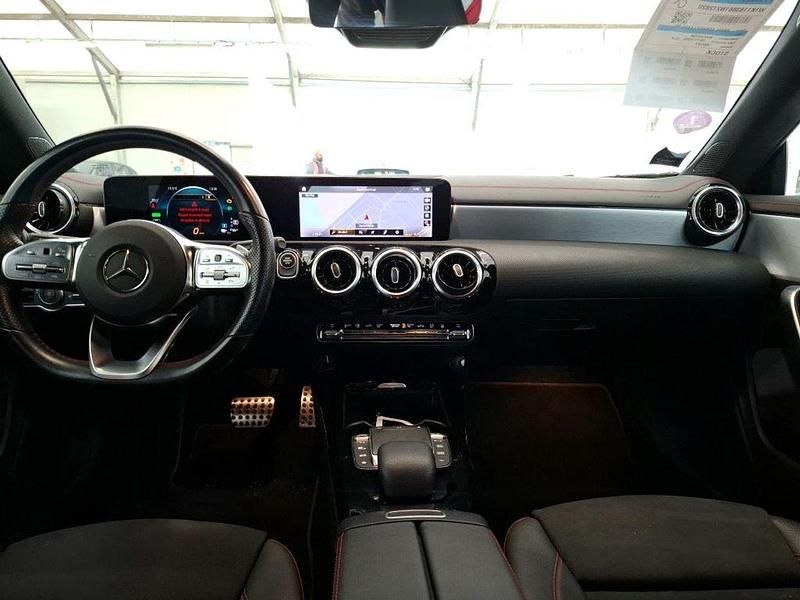 Usado Mercedes CLA250e 219 CV (161 kW) 2021 Negro Berlina