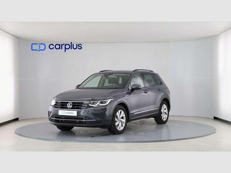 Gris Usado 2022 VW Tiguan Life SUV | 31.490 € (Precio justo) - Imagen 1/4