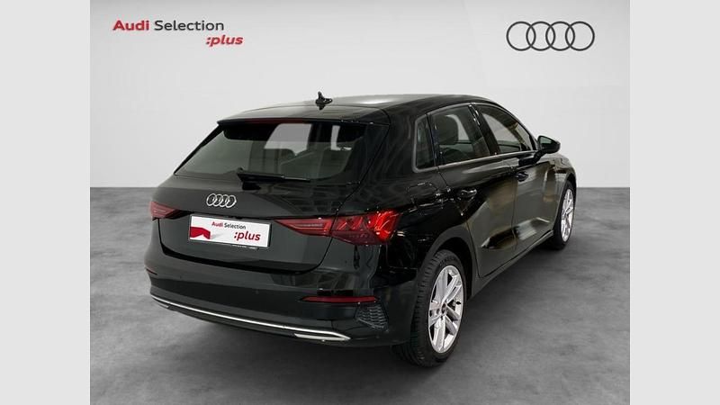 Usado Audi A3 Advanced Plus 110 CV (80 kW) 2022 Negro brillante Berlina