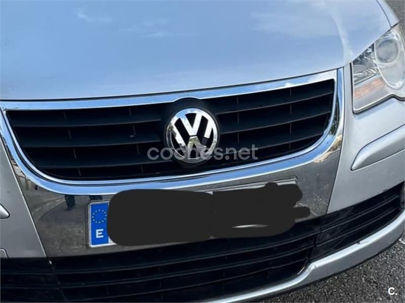 Usado VW Touran 105 CV (77 kW) 2008 Gris / plata Monovolumen