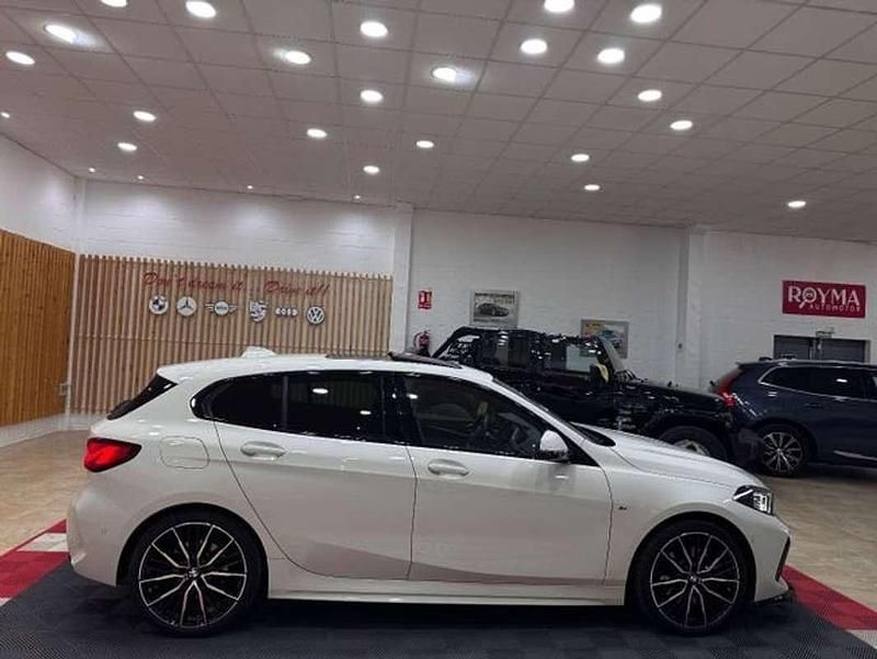 Usado BMW 120 Comfort Edition 190 CV (139 kW) 2022 Blanco Utilitario