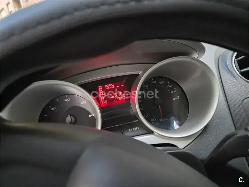Usado Seat Ibiza SC Reference 75 CV (55 kW) 2015 Blanco Utilitario
