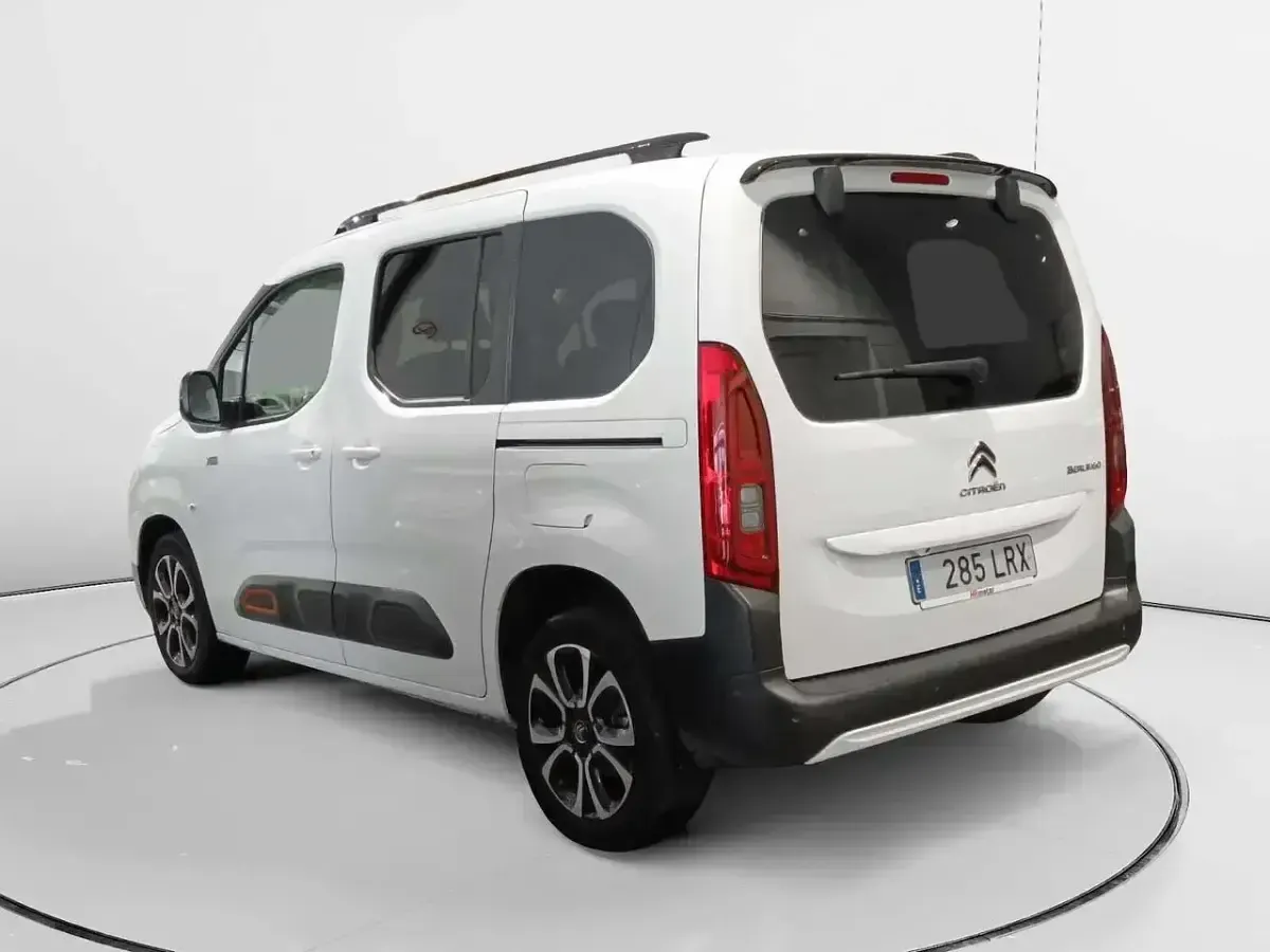 Usado Citroën Berlingo Shine 102 CV (75 kW) 2021 Blanco Monovolumen