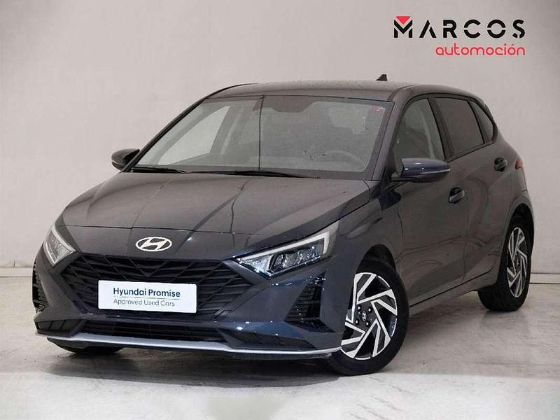 Usado Hyundai i20 80 CV (58 kW) 2025 Gris Utilitario