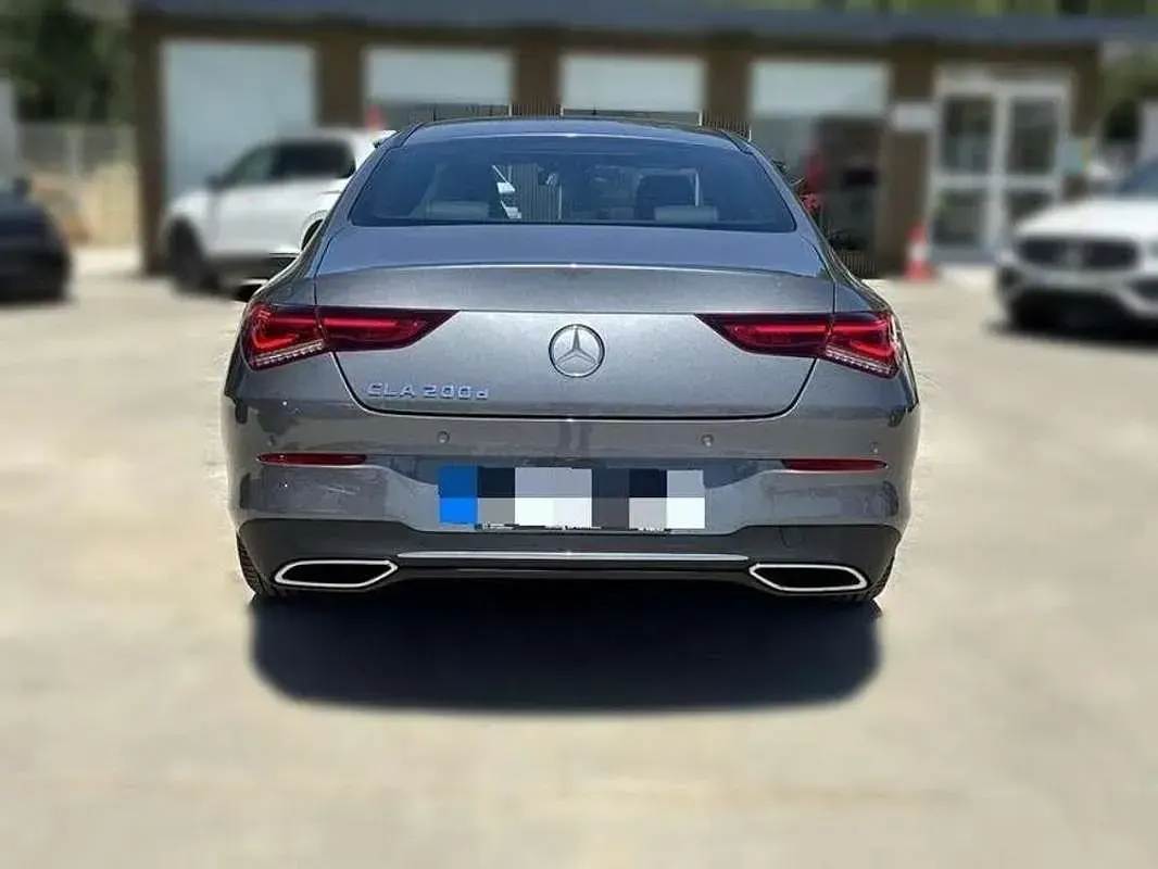 Usado Mercedes CLA200 150 CV (110 kW) 2021 Gris Coupe