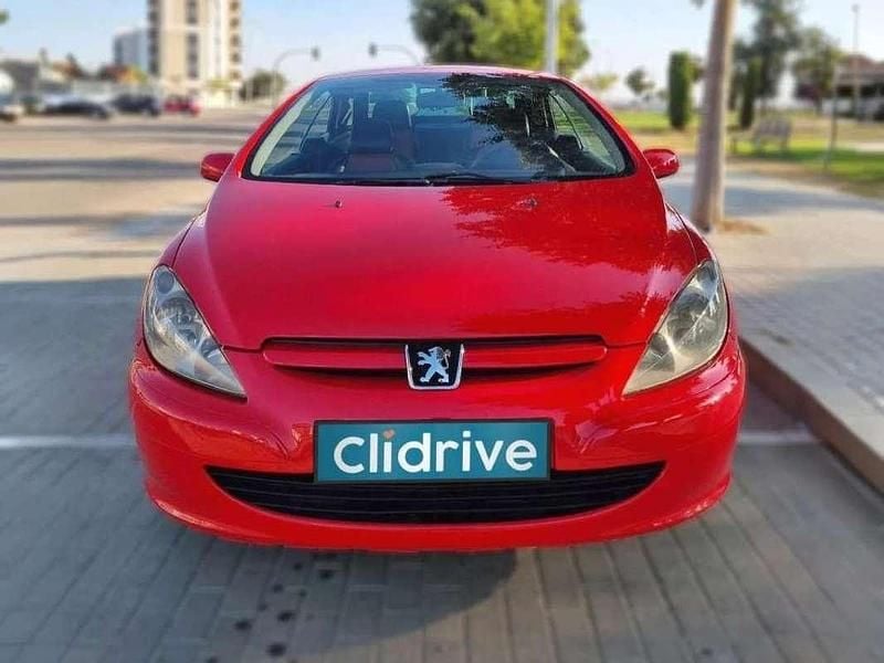 Usado Peugeot 307 CC 138 CV (101 kW) 2003 Rojo Descapotable