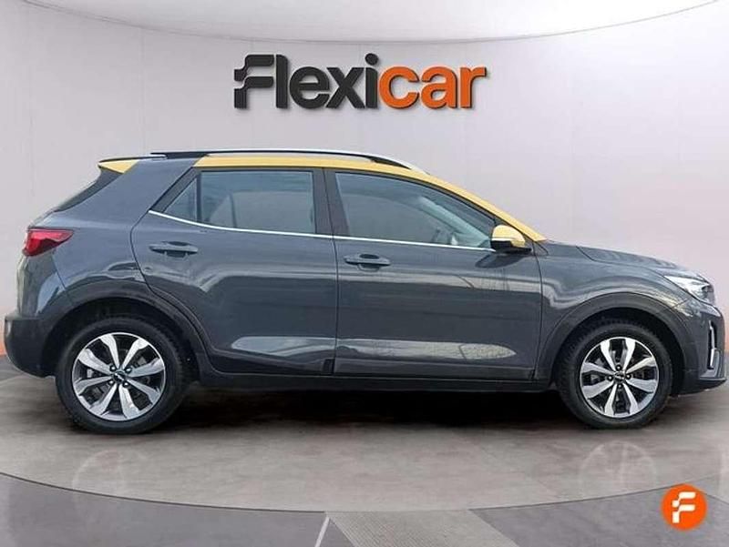 Usado Kia Stonic 120 CV (88 kW) 2021 Gris SUV
