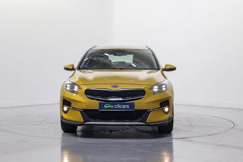 Usado Kia XCeed 105 CV (77 kW) 2022 Amarillo SUV