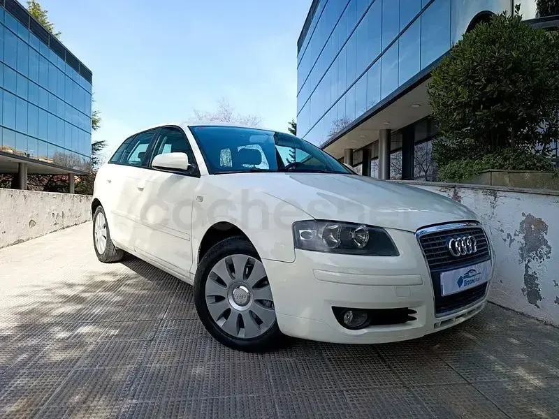 Usado Audi A3 Sportback Ambiente 102 CV (75 kW) 2005 Blanco Utilitario