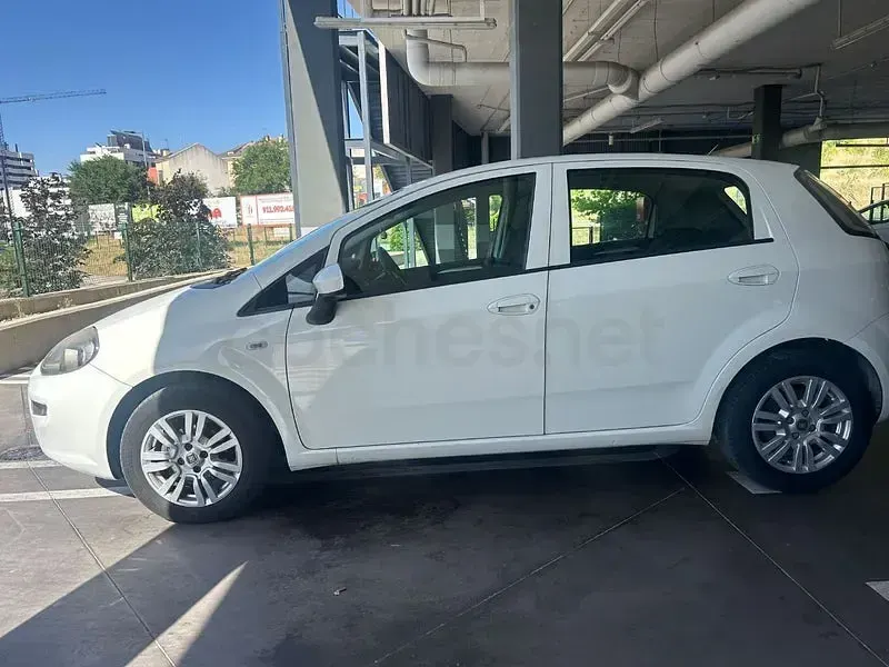 Usado Fiat Punto Easy 75 CV (55 kW) 2016 Blanco Utilitario