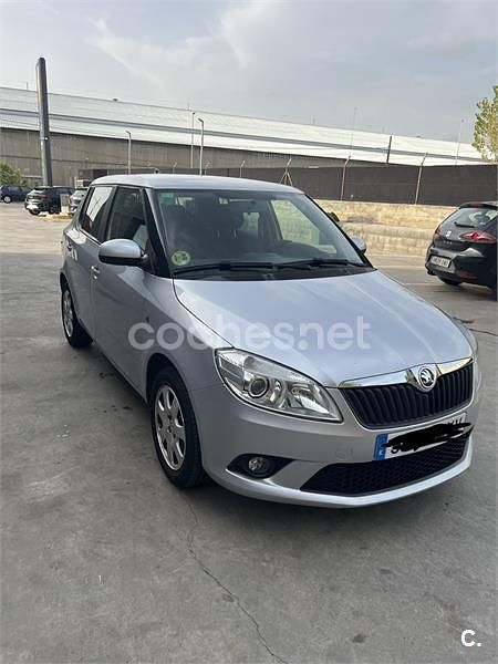 Gris / plata Usado 2014 Skoda Fabia Sport Berlina | 6000 € (Precio justo) - Imagen 1/4