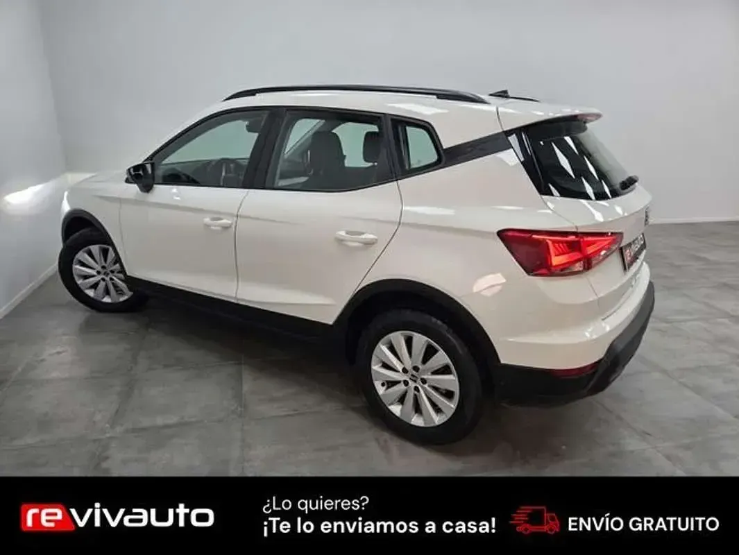 Usado Seat Arona Style Plus 110 CV (80 kW) 2022 Blanco SUV