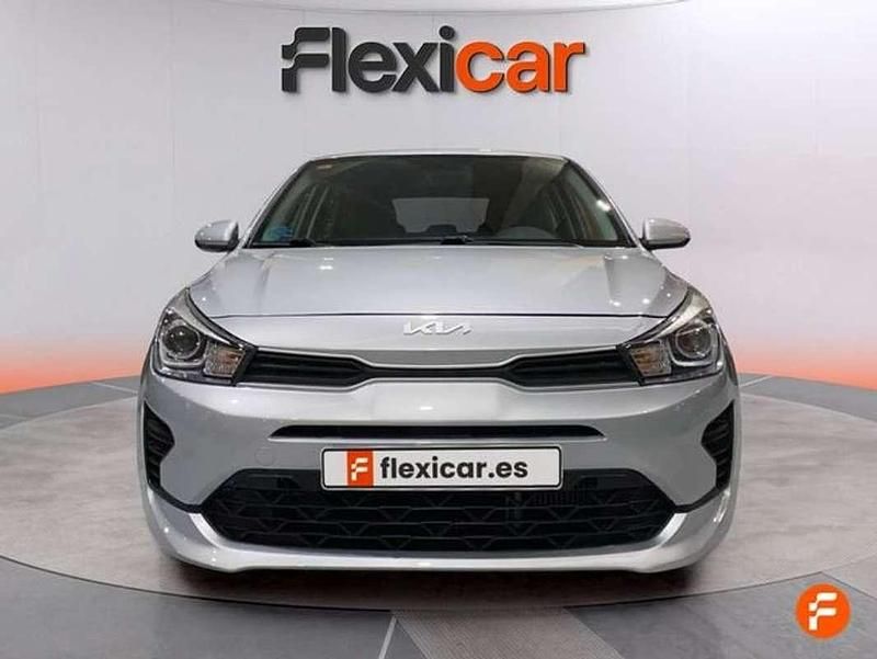 Usado Kia Rio 101 CV (74 kW) 2021 Blanco Berlina