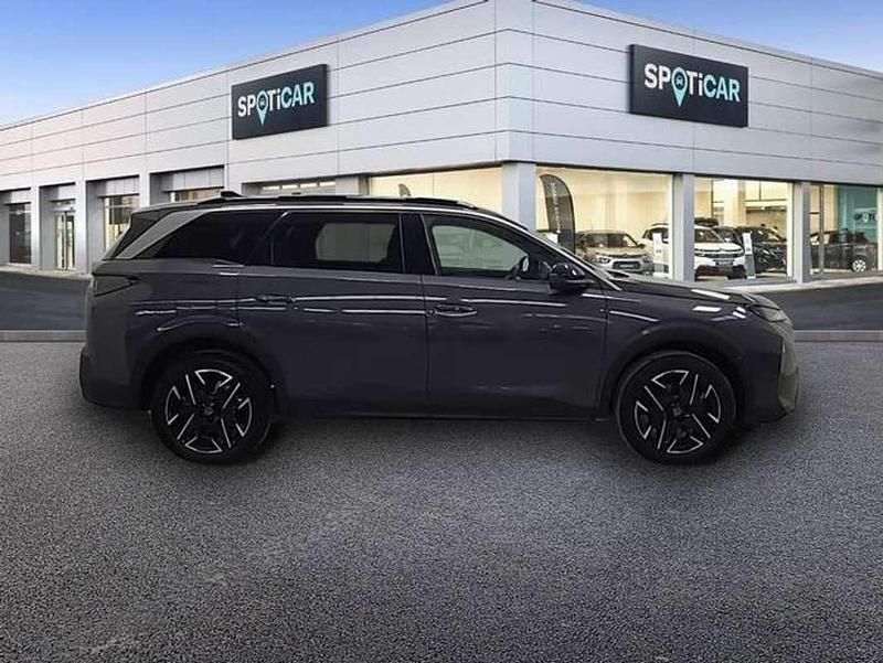 Usado Peugeot 5008 Allure 136 CV (100 kW) 2025 Gris SUV