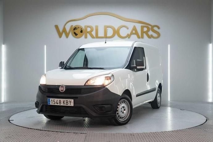 Usado Fiat Doblò 95 CV (69 kW) 2017 Blanco Monovolumen