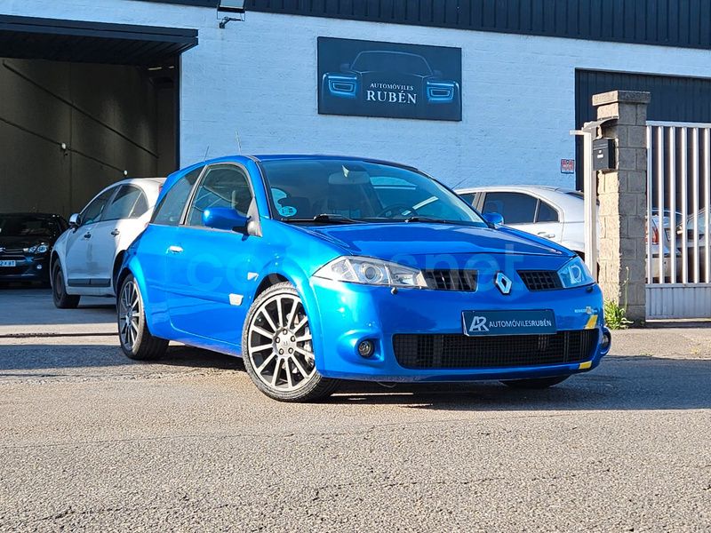 Azul Usado 2006 Renault Mégane II Berlina | 9500 € - Imagen 1/4