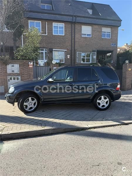 Usado Mercedes ML400 250 CV (183 kW) 2004 Azul SUV