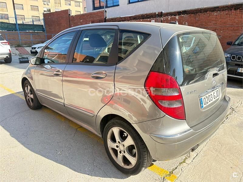 Usado Mercedes A160 Elegance 82 CV (60 kW) 2008 Beige Monovolumen