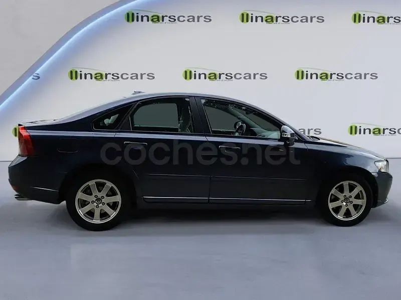 Usado Volvo S40 Kinetic 177 CV (130 kW) 2011 Azul Berlina