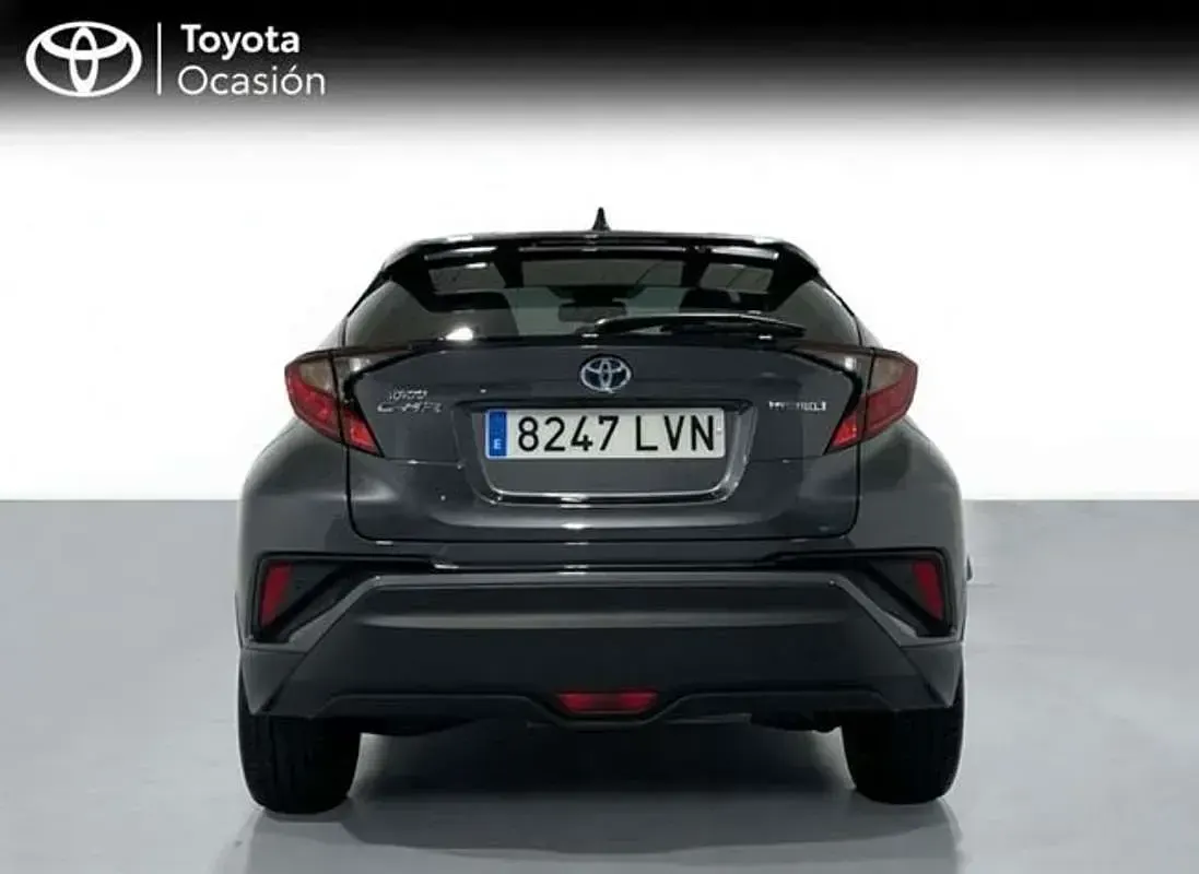 Usado Toyota C-HR Advance 122 CV (89 kW) 2021 Gris SUV