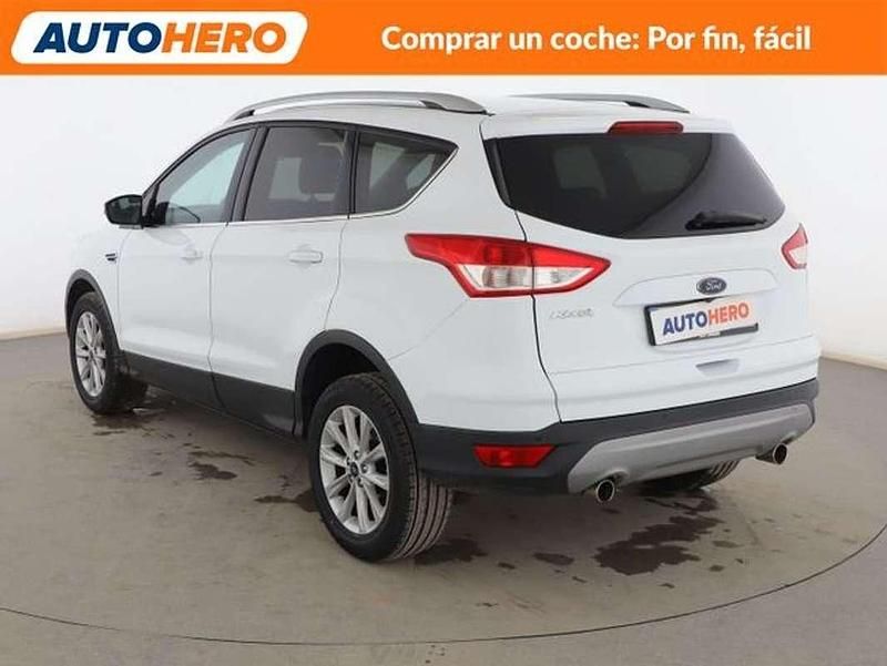Usado Ford Kuga Titanium 150 CV (110 kW) 2016 Blanco SUV