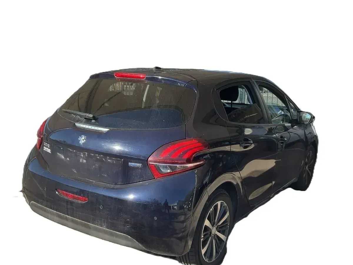 Usado Peugeot 208 Style 82 CV (60 kW) 2017 Azul Utilitario