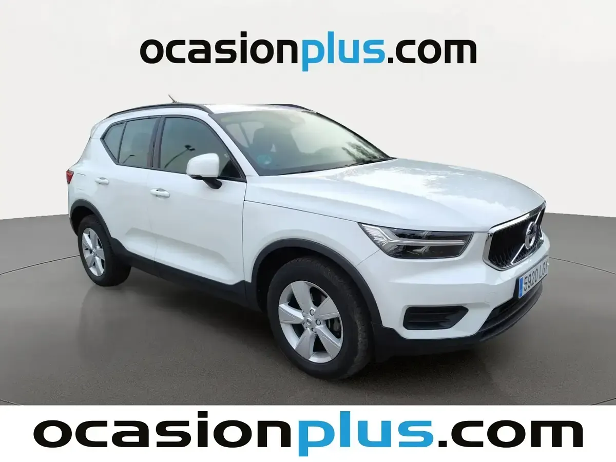 Käytetty Volvo XC40 150 HP (110 kW) 2020 Valkoinen Katumaasturi