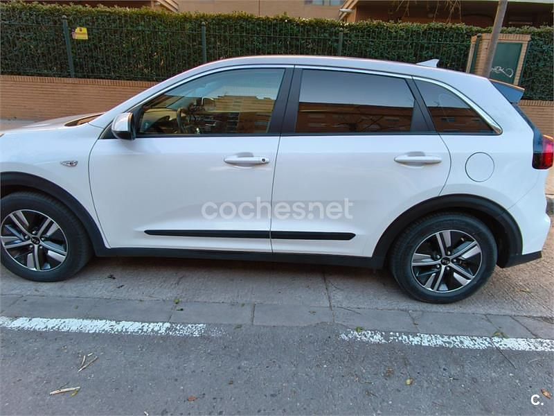 Usado Kia Niro 141 CV (103 kW) 2019 Blanco SUV