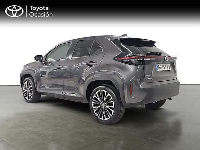Usado Toyota Yaris Hybrid Plus 116 CV (85 kW) 2022 Gris Pickup/Camioneta
