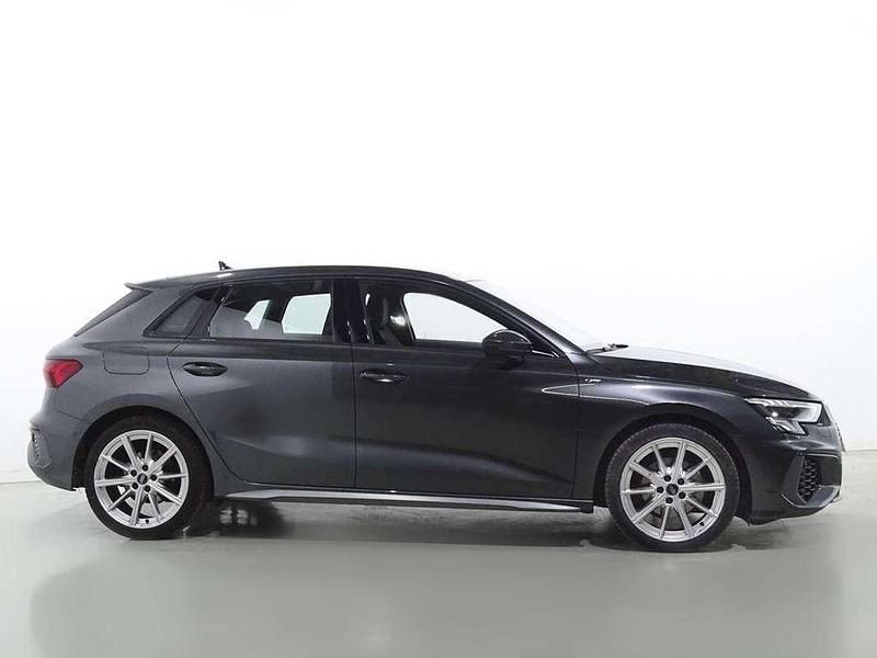 Usado Audi A3 Sportback S-Line 116 CV (85 kW) 2023 Gris Utilitario