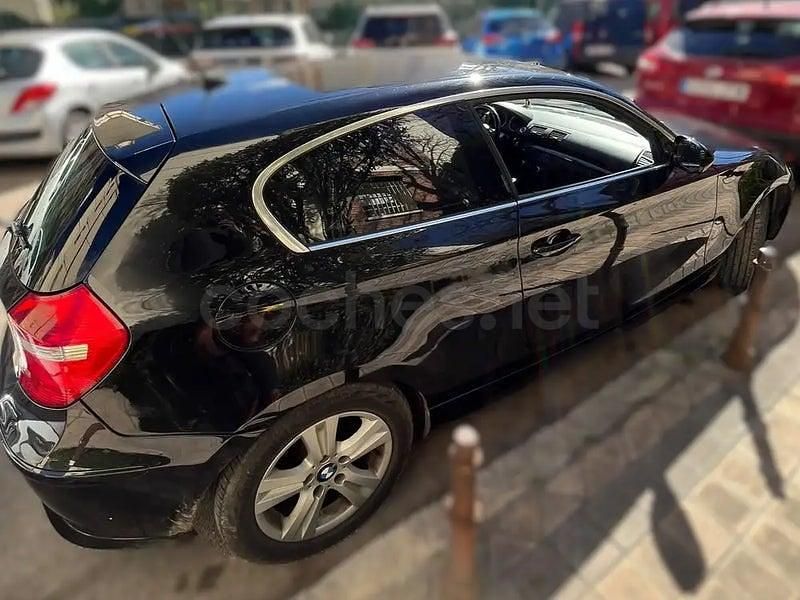 Usado BMW 116 116 CV (85 kW) 2011 Negro Utilitario