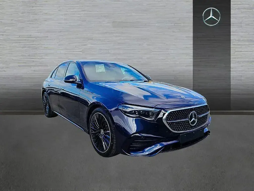 Nuevo Mercedes E220 197 CV (144 kW) 2026 Azul Berlina