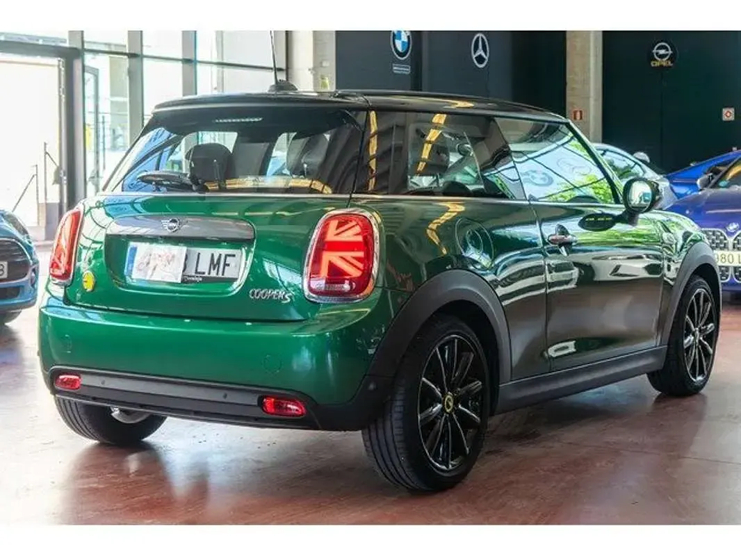Usado Mini Cooper SE 135 kW (184 CV) 2021 Verde Utilitario