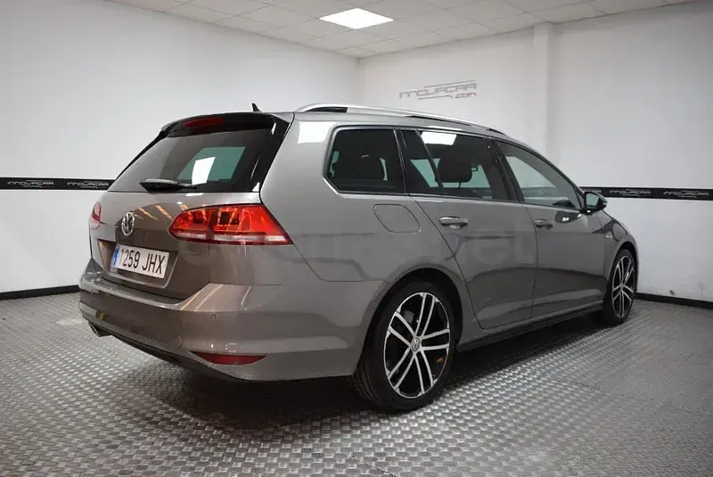 Usado VW Golf VII GTD 184 CV (135 kW) 2015 Gris / plata Familiar