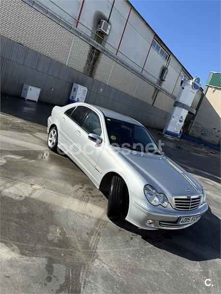 Usado Mercedes C180 Avantgarde 143 CV (105 kW) 2006 Gris / plata Berlina