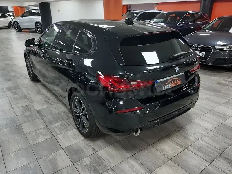 Usado BMW 120 Sport Line 170 CV (125 kW) 2024 Negro Berlina