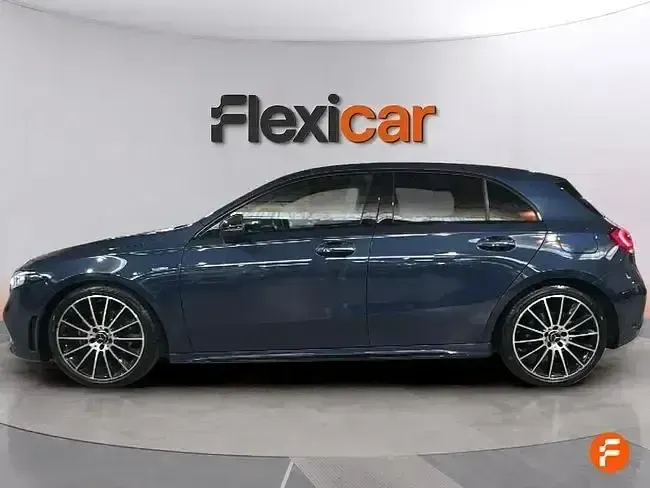 Usado Mercedes A180 116 CV (85 kW) 2022 Azul Berlina