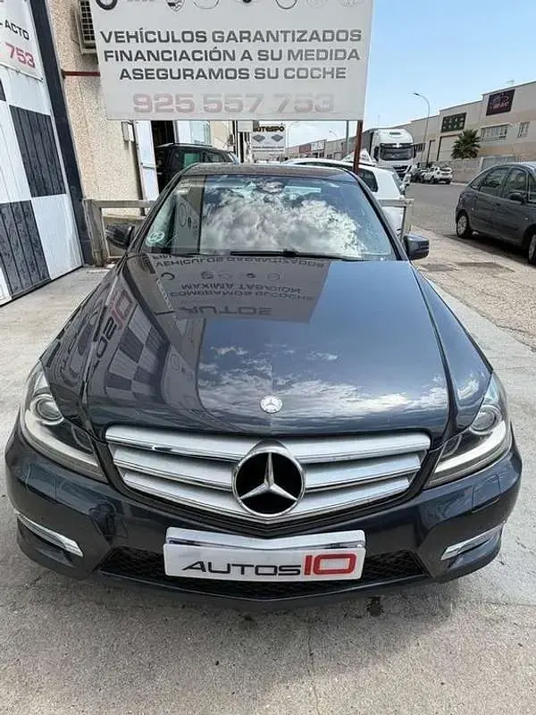 Usado Mercedes C200 136 CV (100 kW) 2013 Gris Berlina